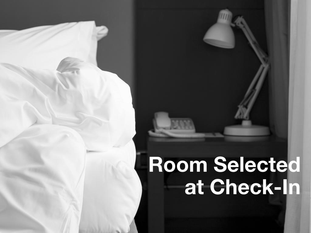 Hotel 7 Saisons Montreal Room photo